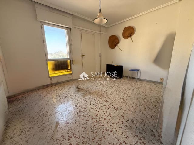 Piso de 4 habitaciones en Novelda en venta - 157.260 € (Ref: 10049546)