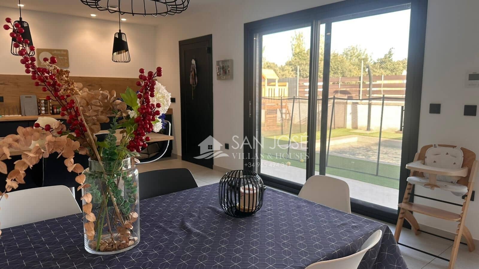 3 makuuhuone Huvila vuokrattavana paikassa Aspe mukana uima-altaan - 2 400 € (Ref: 10055531)