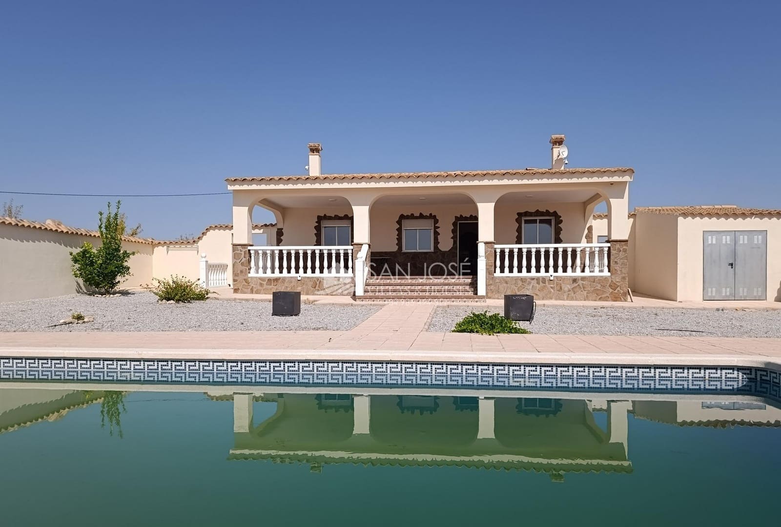 3 Zimmer Villa zu verkaufen in Pinoso mit Pool - 325.000 € (Ref: 10064619)