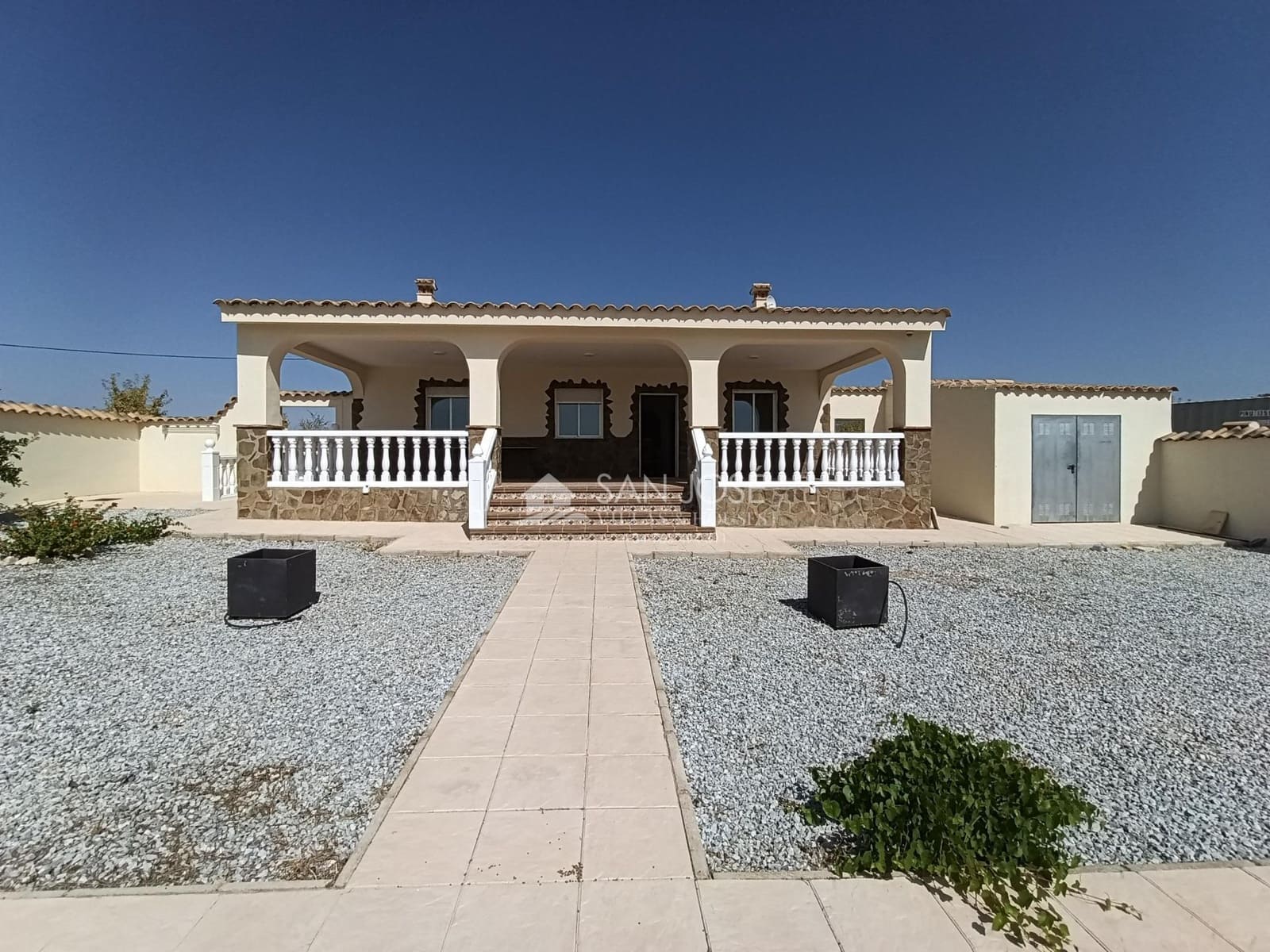 3 Zimmer Villa zu verkaufen in Pinoso mit Pool - 325.000 € (Ref: 10064619)