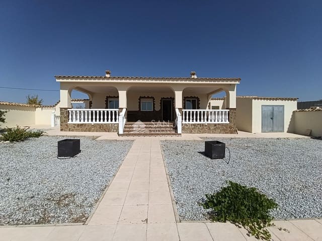 Chalet de 3 habitaciones en Pinoso en venta con piscina - 325.000 € (Ref: 10064619)