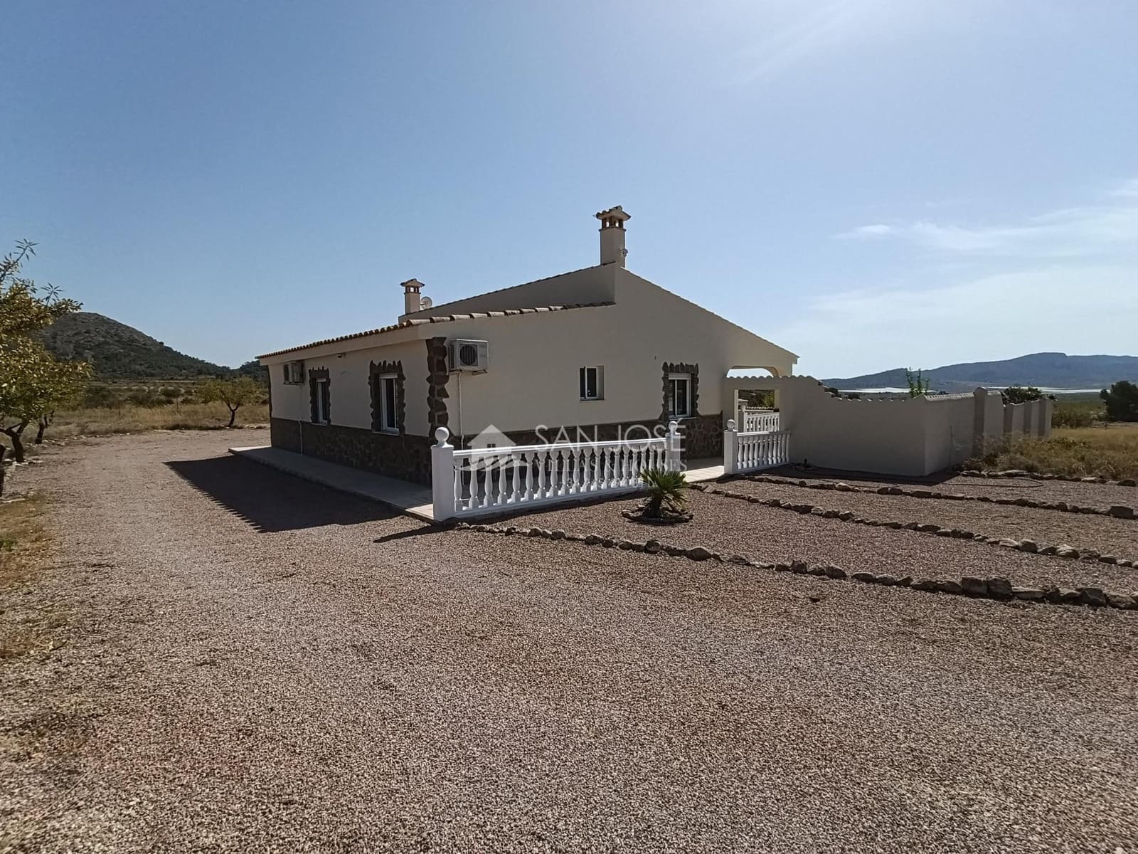 3 Zimmer Villa zu verkaufen in Pinoso mit Pool - 325.000 € (Ref: 10064619)