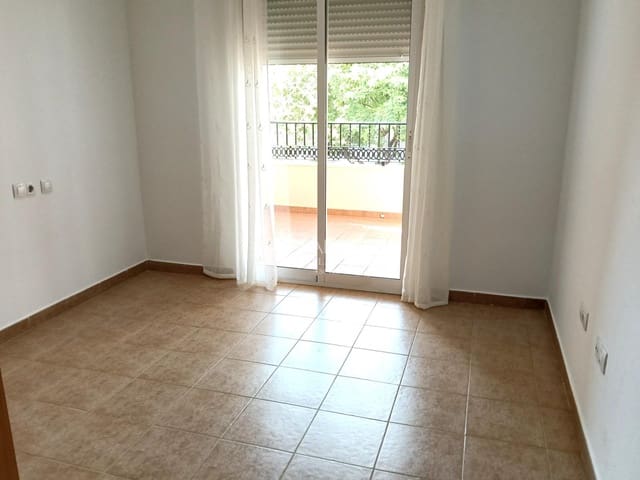 3 sovrum Lägenhet att hyra i Aspe med garage - 700 € (Ref: 10067871)