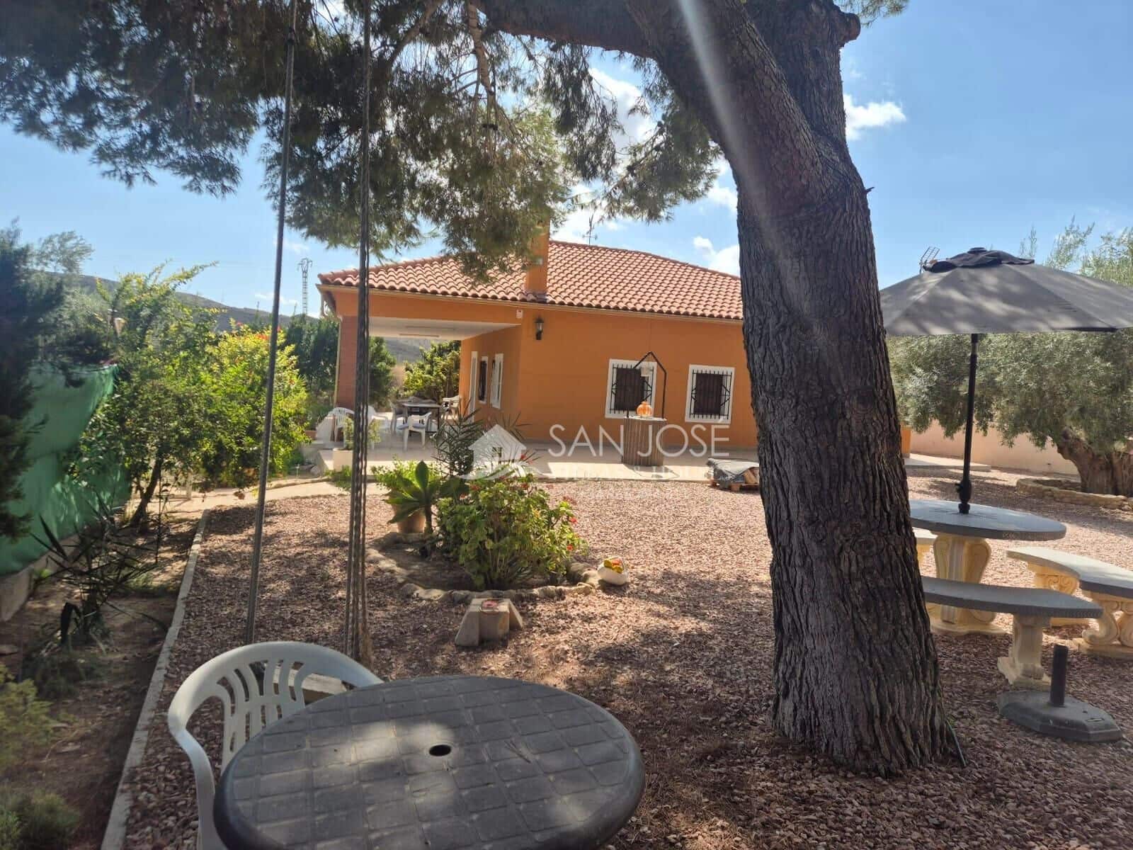 5 soverom Villa til salgs i Monforte del Cid med svømmebasseng garasje - € 366 940 (Ref: 10136012)