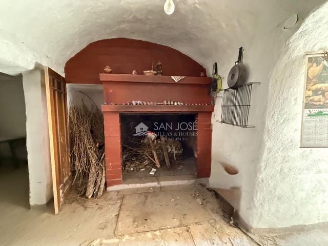 4 bedroom Cave House for sale in Petrel / Petrer - € 62,000 (Ref: 10155452)
