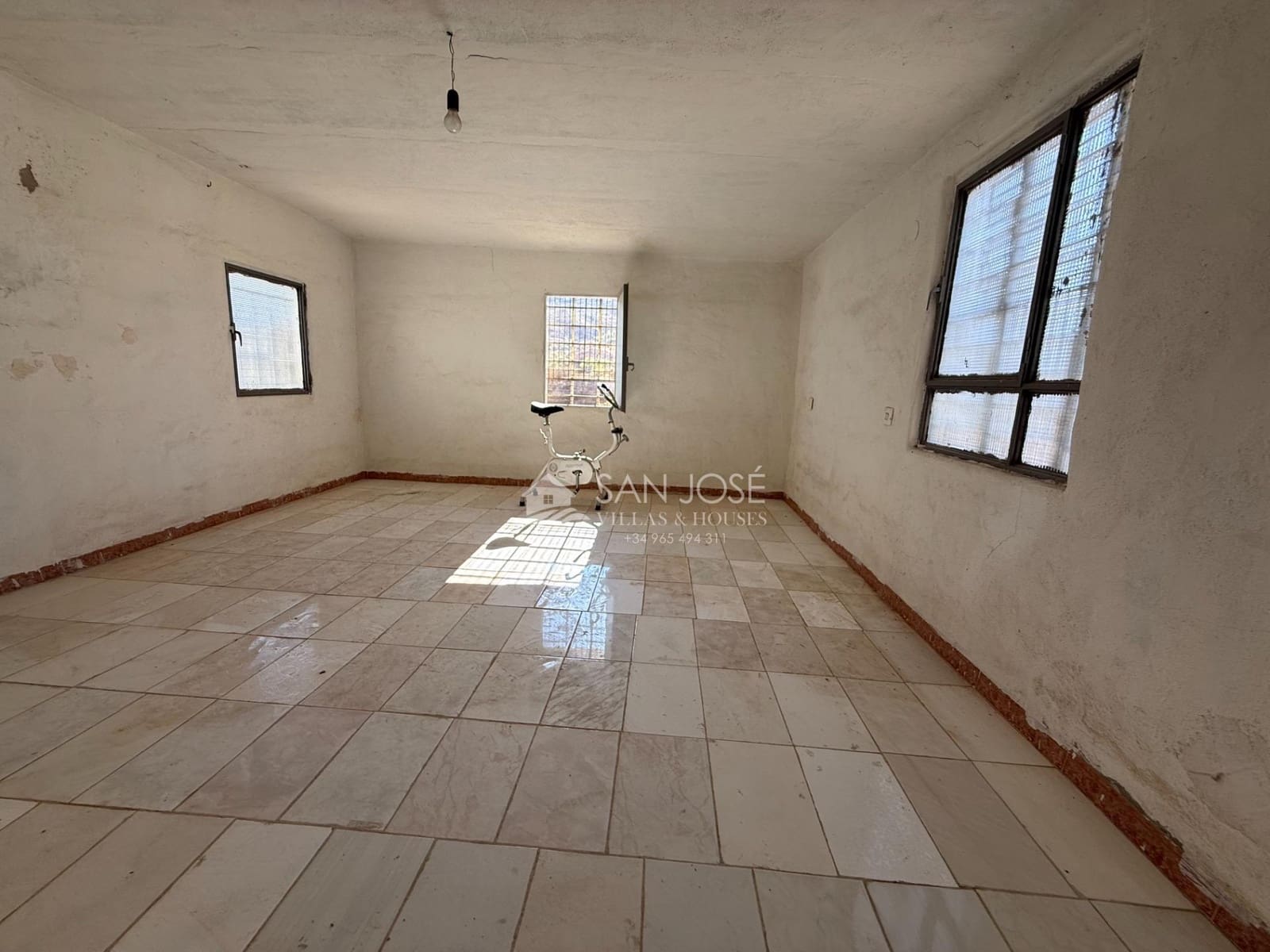 4 bedroom Cave House for sale in Petrel / Petrer - € 62,000 (Ref: 10155452)