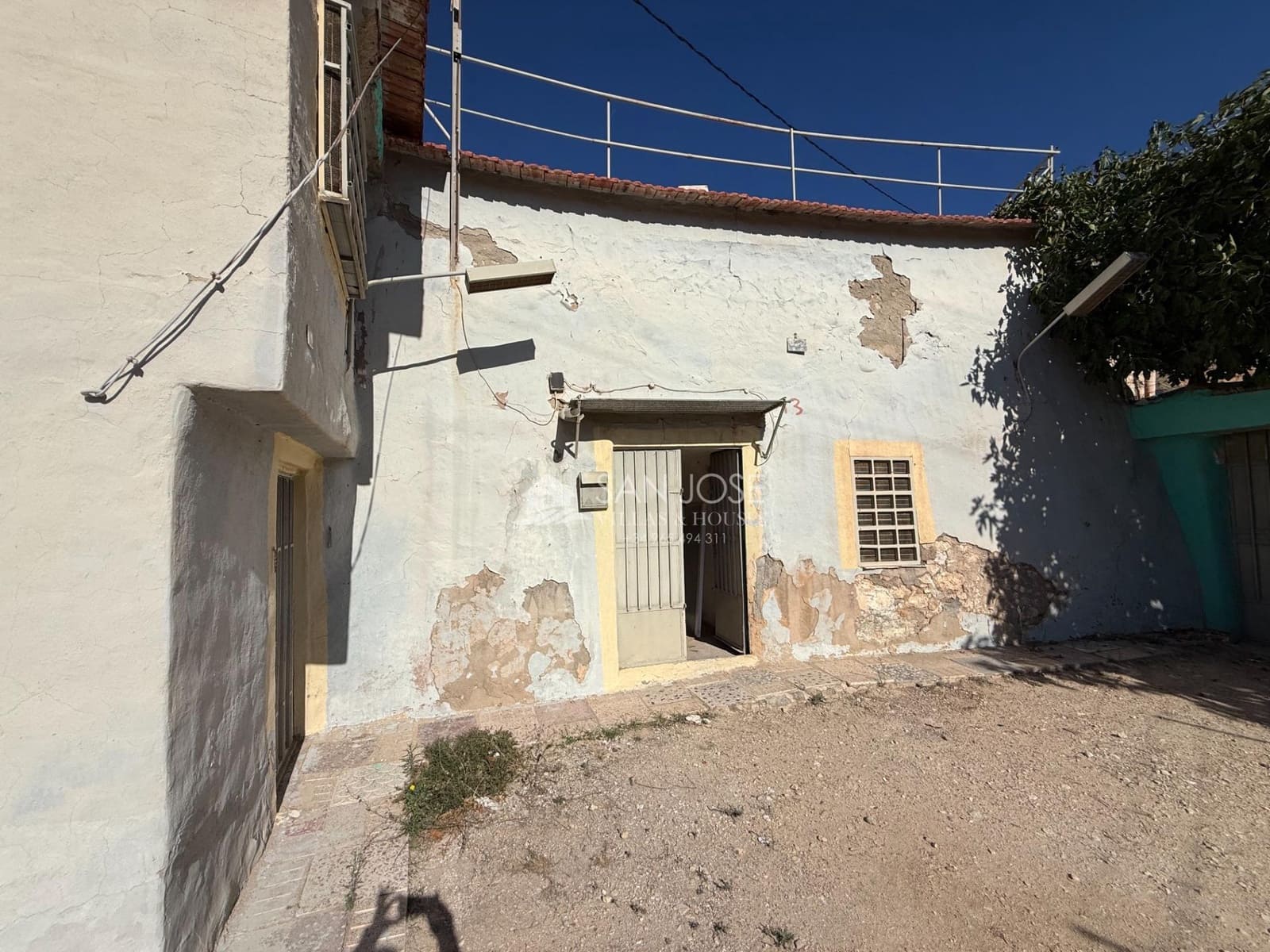 4 bedroom Cave House for sale in Petrel / Petrer - € 62,000 (Ref: 10155452)