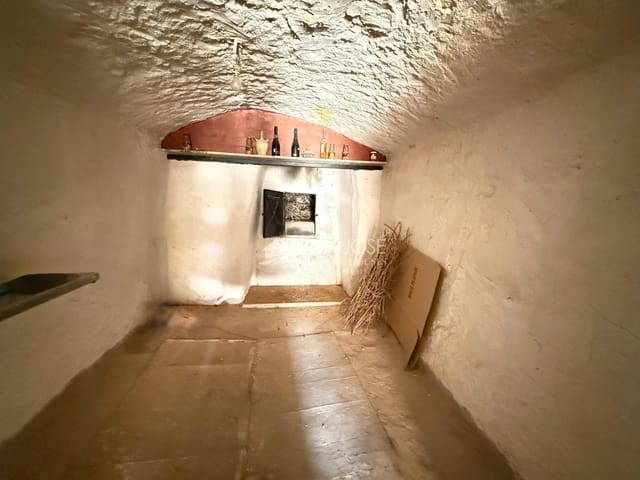 4 bedroom Cave House for sale in Petrel / Petrer - € 62,000 (Ref: 10155452)