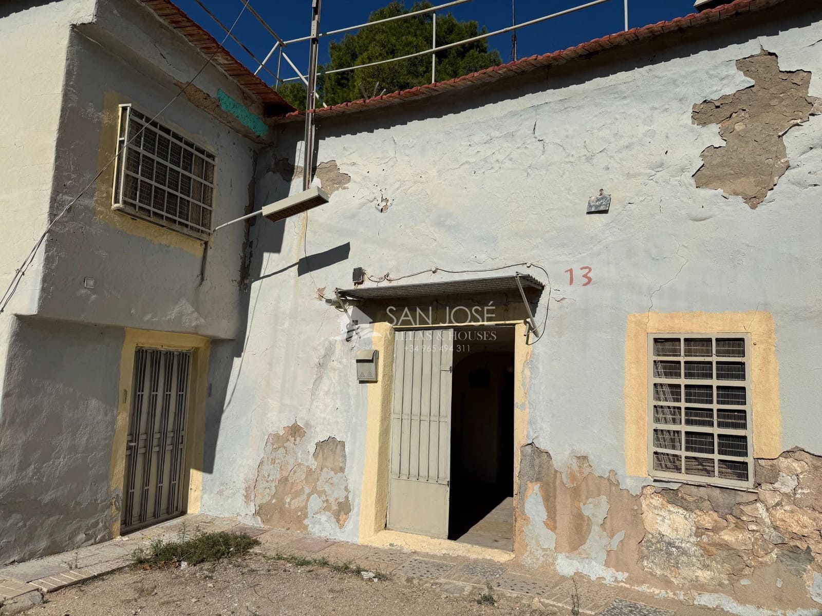 4 bedroom Cave House for sale in Petrel / Petrer - € 62,000 (Ref: 10155452)