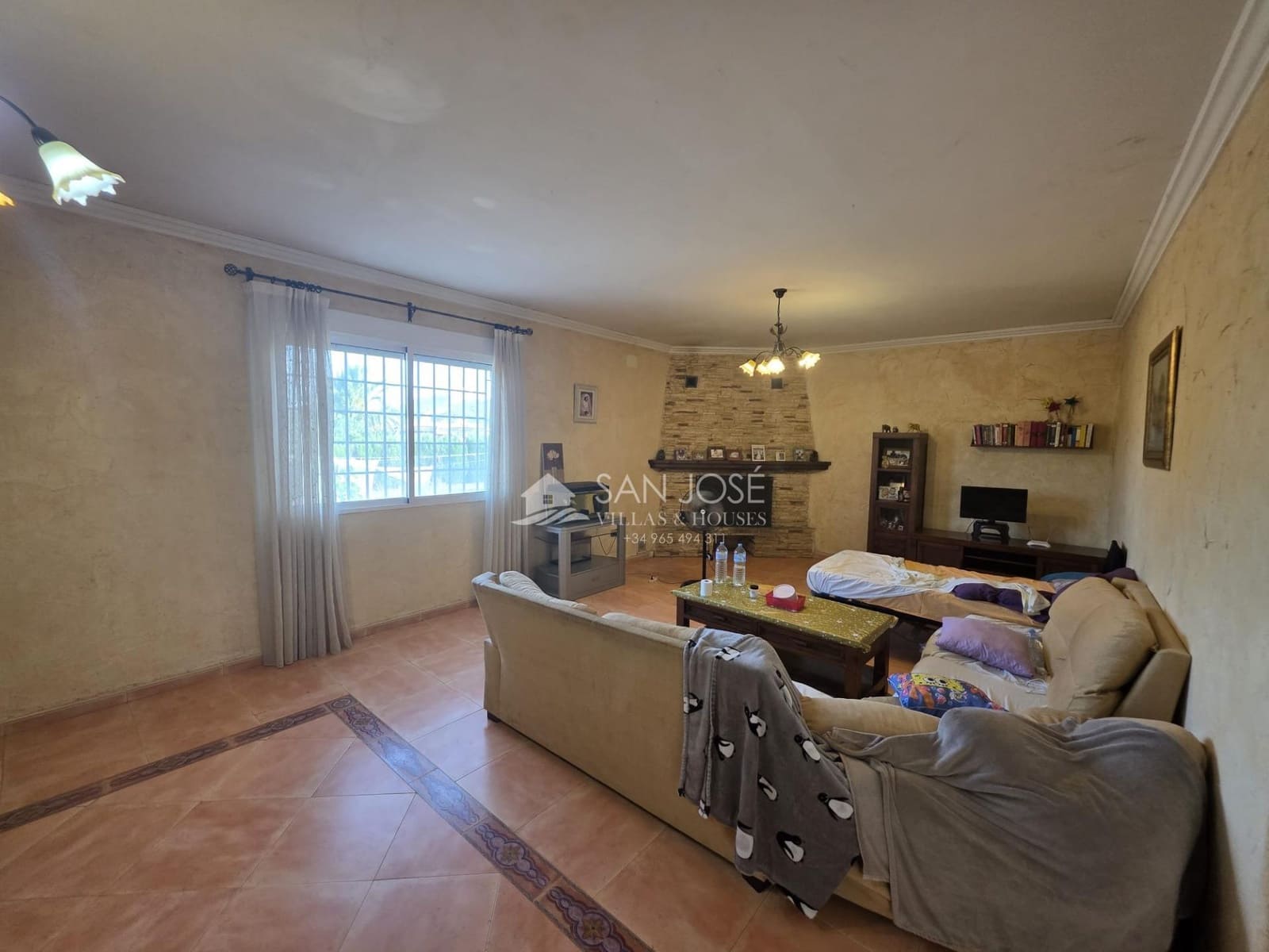 4 soverom Villa til salgs i Aspe med garasje - € 320 000 (Ref: 10155453)