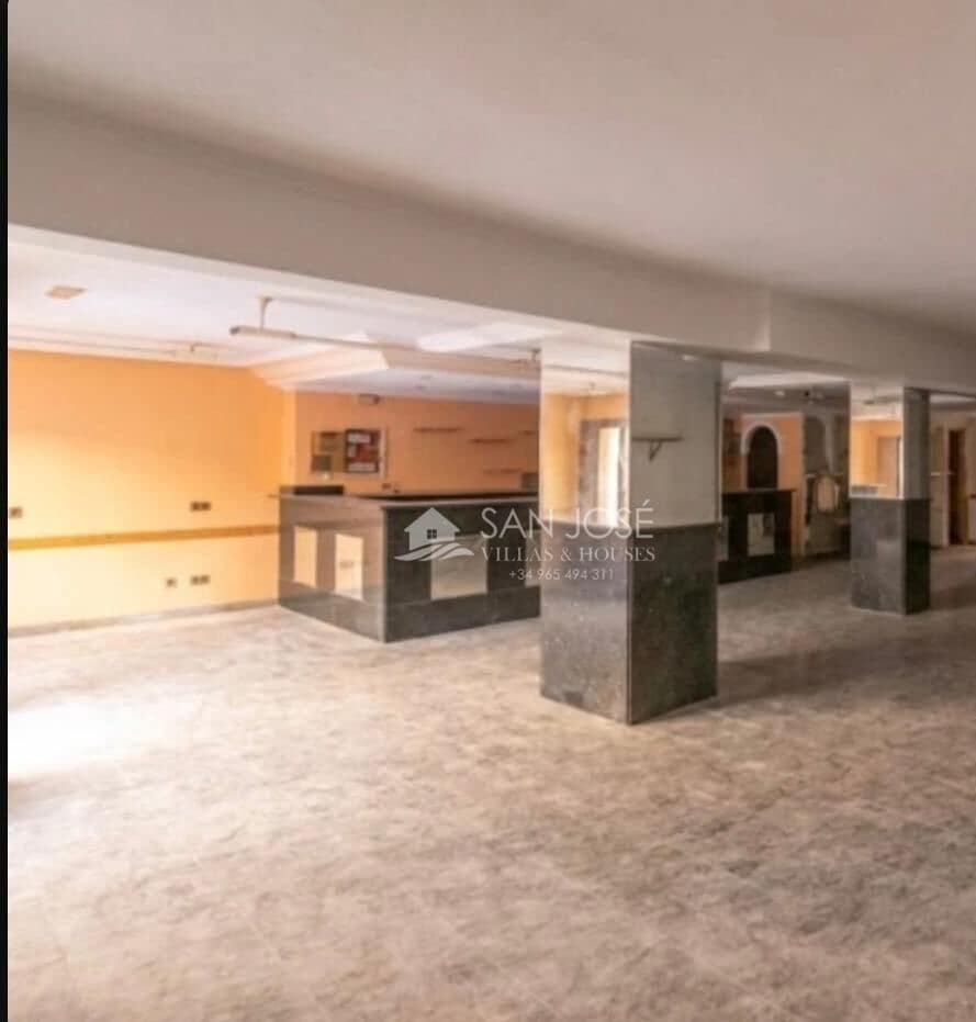 Commercial for sale in Elche / Elx - € 105,000 (Ref: 10159626)