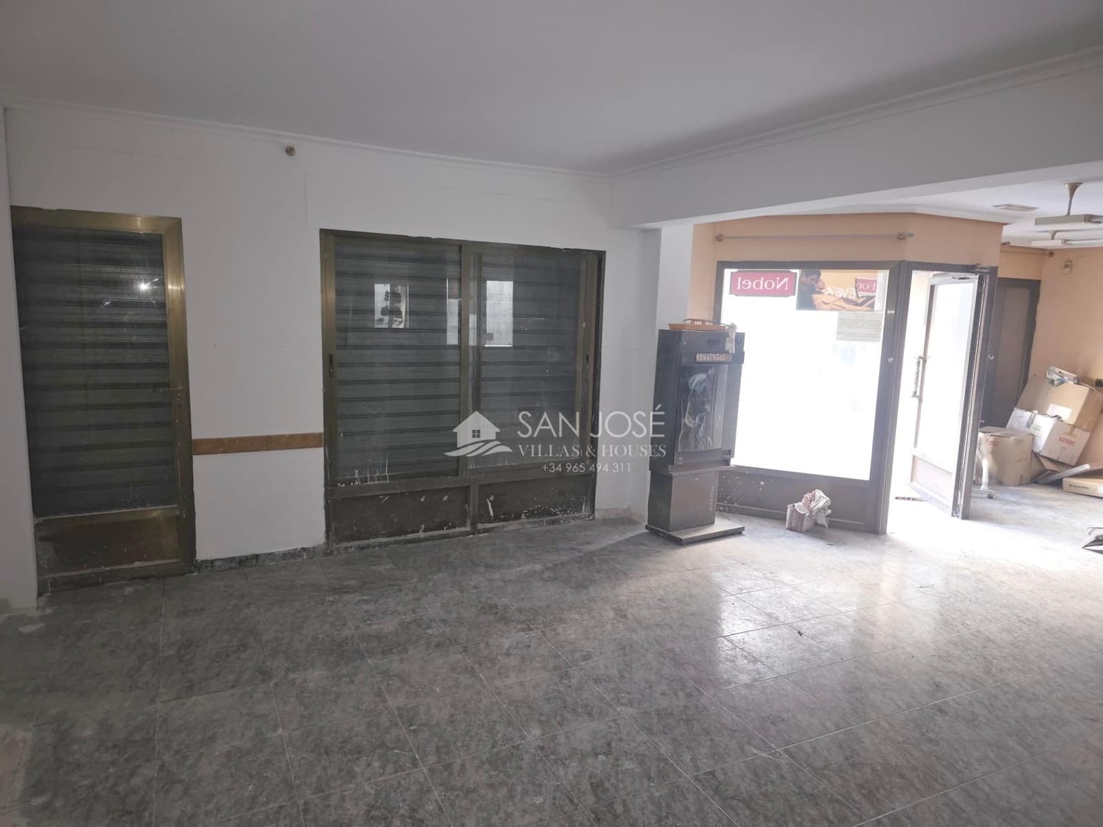 Commercial for sale in Elche / Elx - € 105,000 (Ref: 10159626)