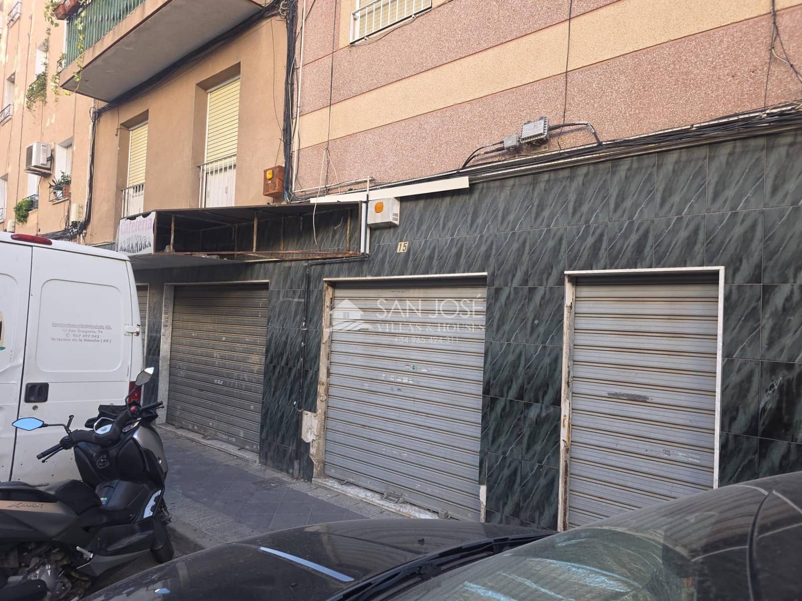 Commercial for sale in Elche / Elx - € 105,000 (Ref: 10159626)