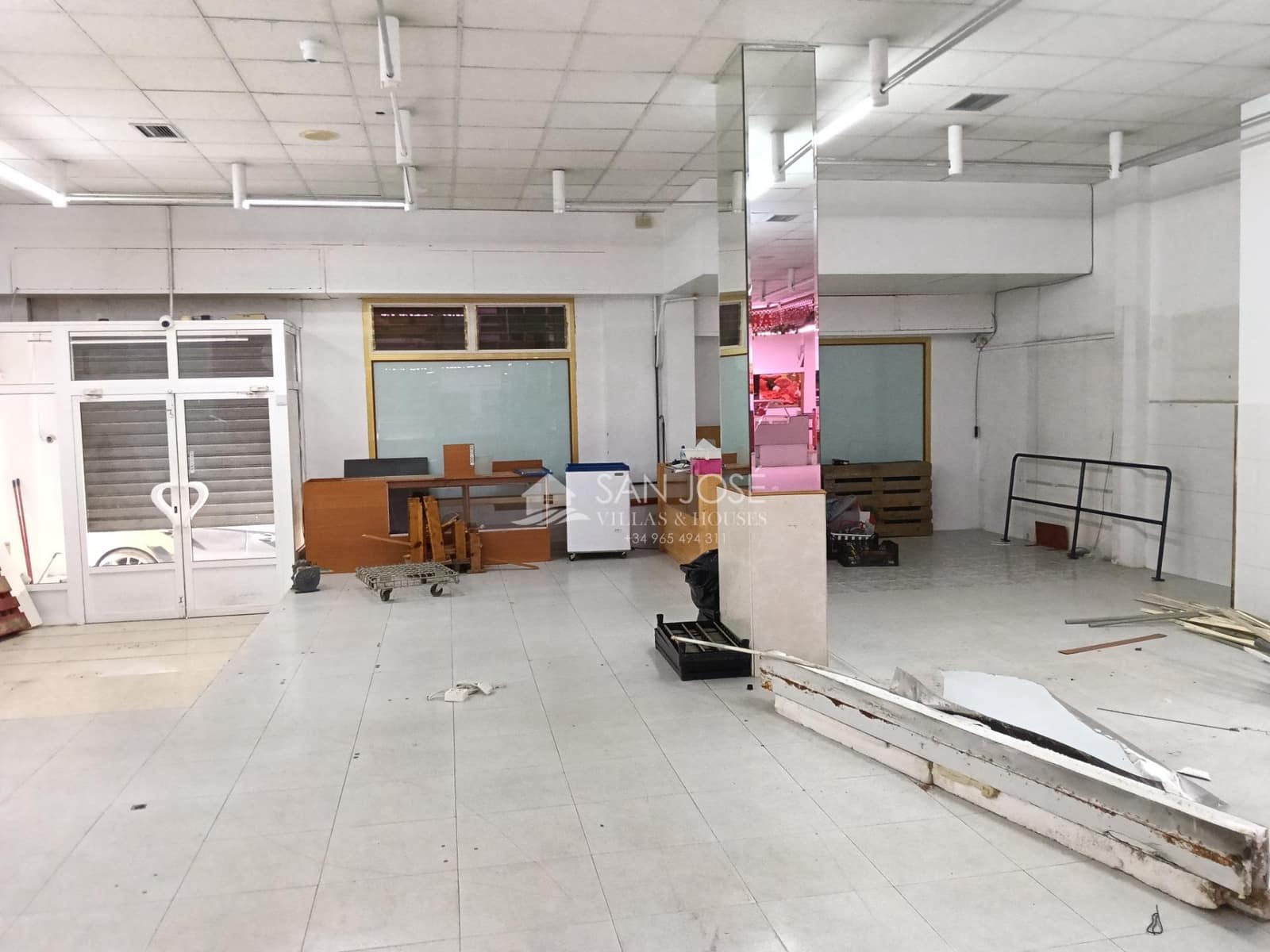 Comercial para venda em Aspe - 188 470 € (Ref: 10166860)