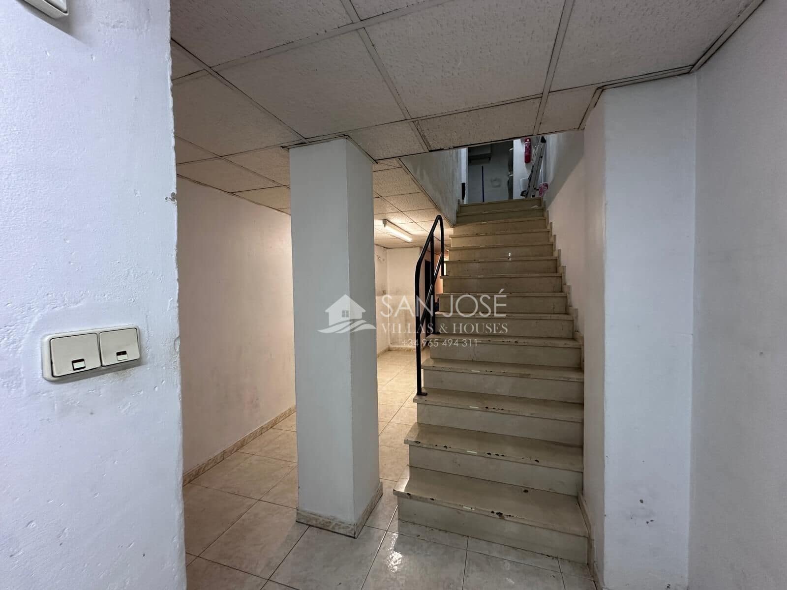 Comercial para venda em Aspe - 188 470 € (Ref: 10166860)