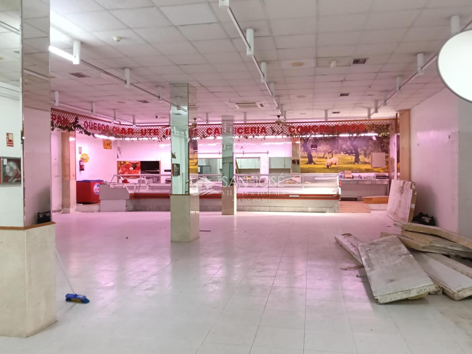 Comercial para venda em Aspe - 188 470 € (Ref: 10166860)