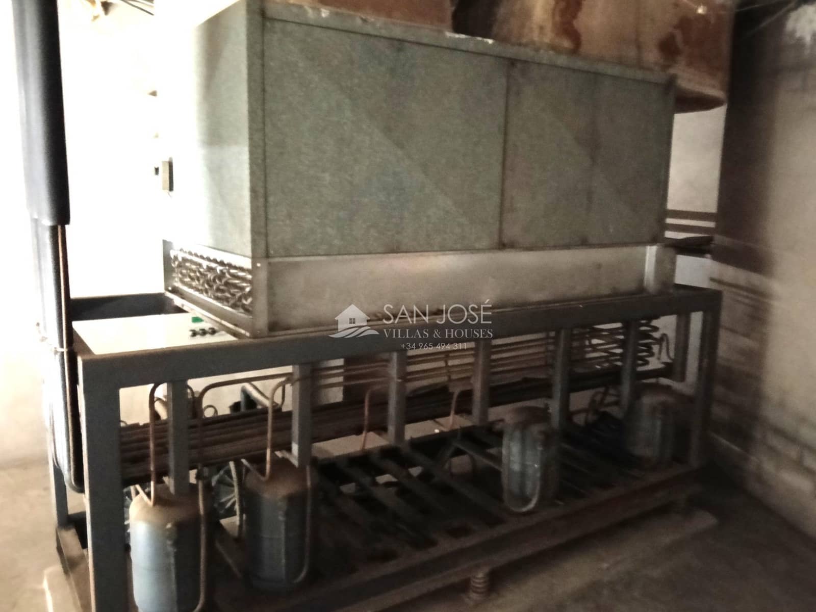 Comercial para venda em Aspe - 188 470 € (Ref: 10166860)