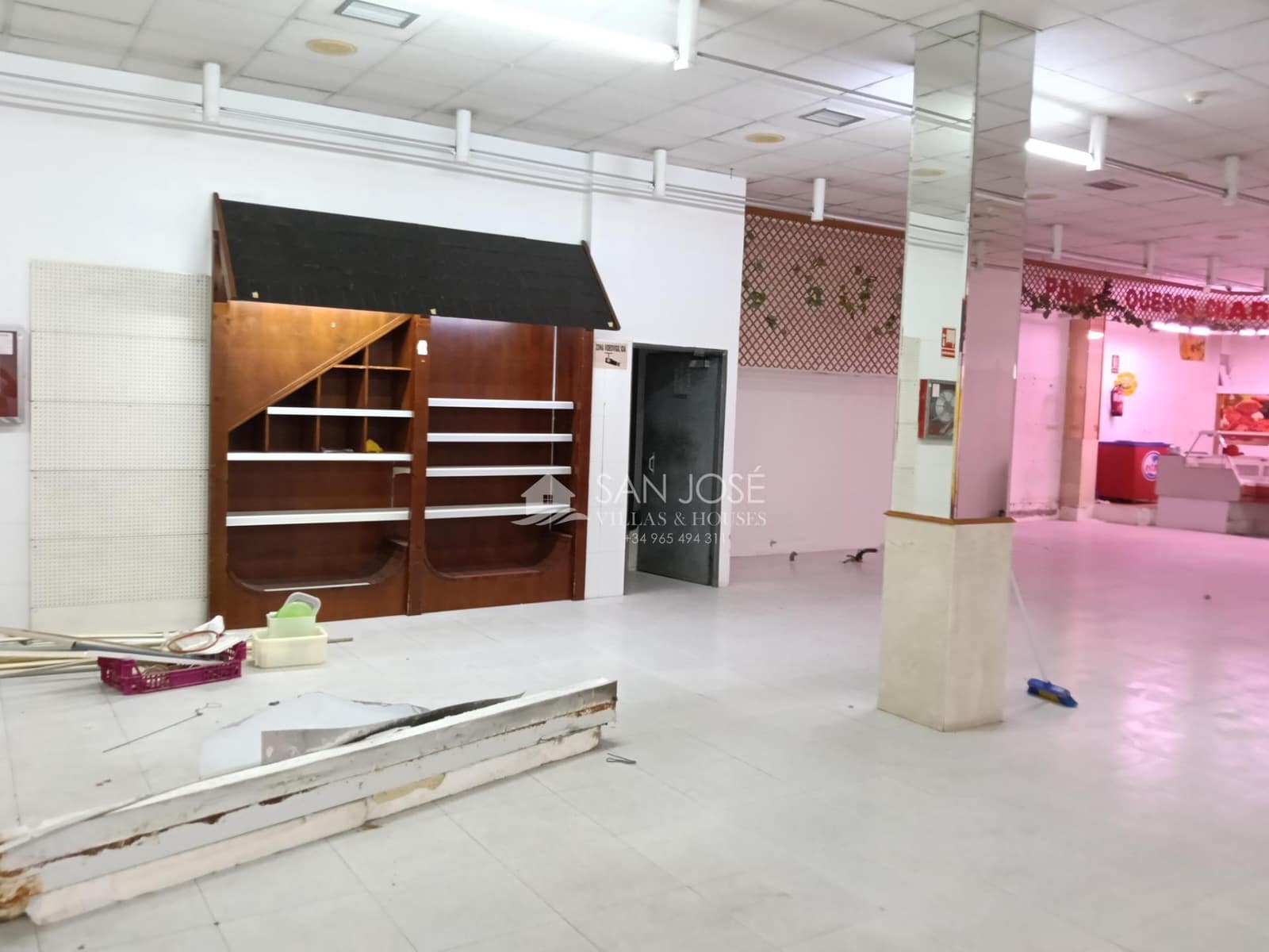 Comercial para venda em Aspe - 188 470 € (Ref: 10166860)
