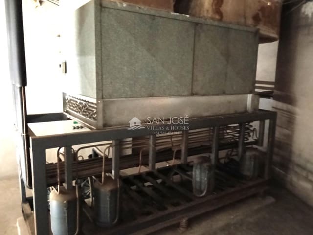 Comercial para venda em Aspe - 188 470 € (Ref: 10166860)