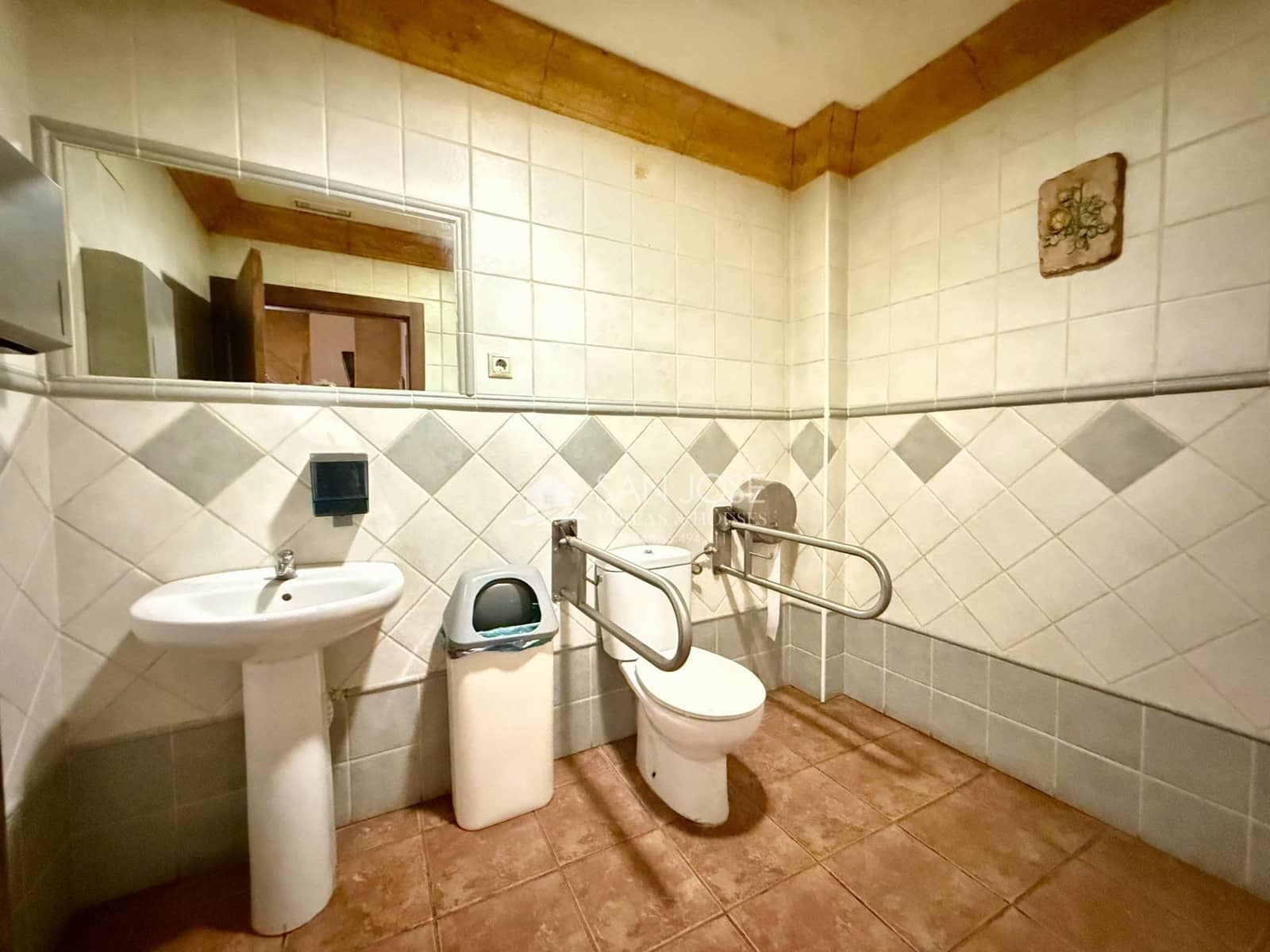 Local Commercial à vendre à Monforte del Cid - 295 000 € (Ref: 10168702)