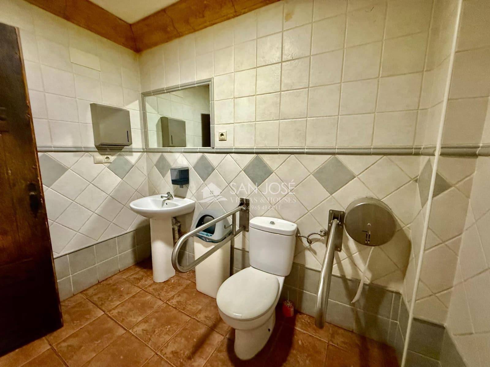 Local Commercial à vendre à Monforte del Cid - 295 000 € (Ref: 10168702)