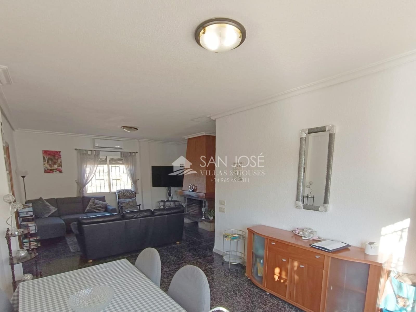 4 bedroom Villa for sale in Elda with garage - € 130,000 (Ref: 10173874)