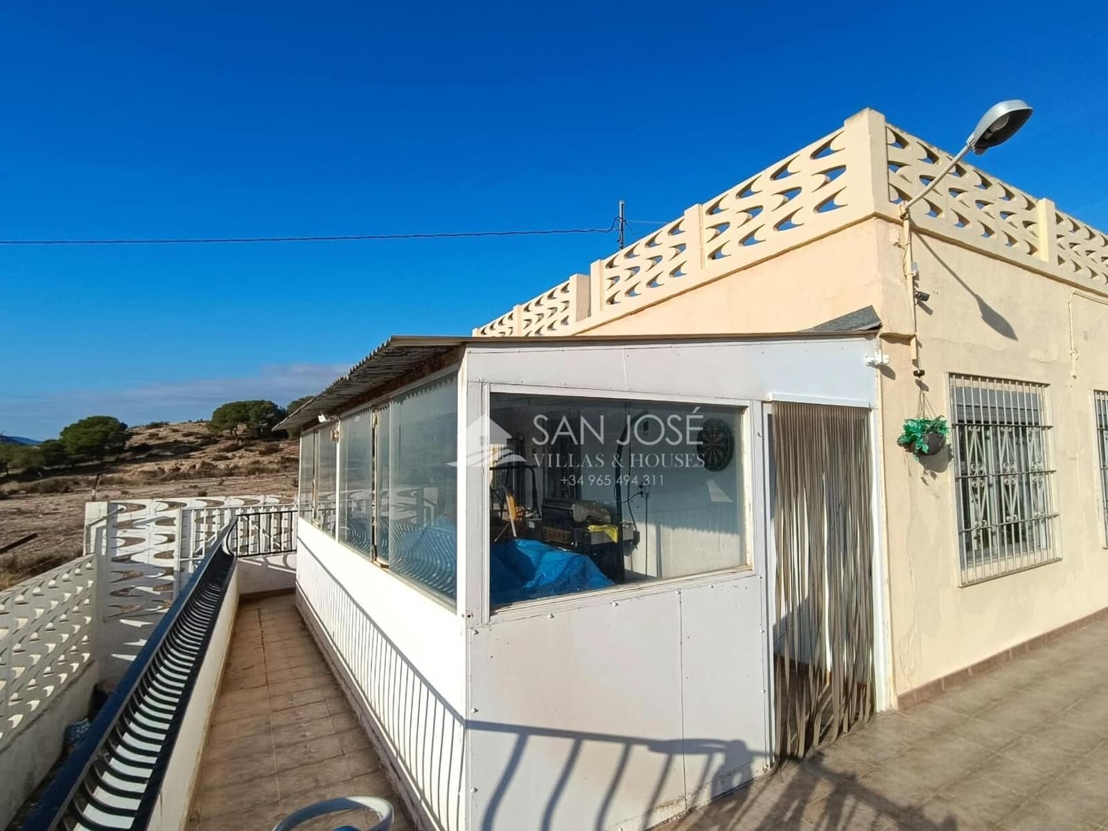4 bedroom Villa for sale in Elda with garage - € 130,000 (Ref: 10173874)