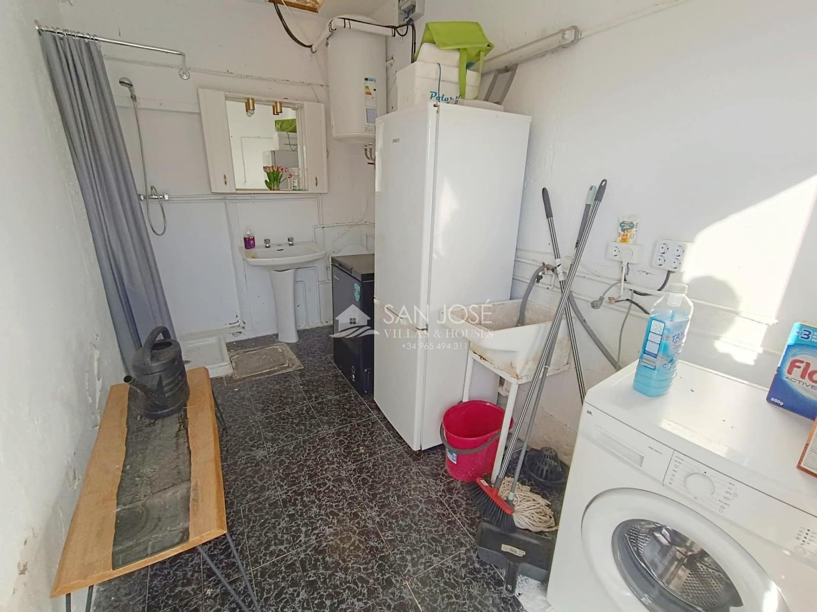4 bedroom Villa for sale in Elda with garage - € 130,000 (Ref: 10173874)