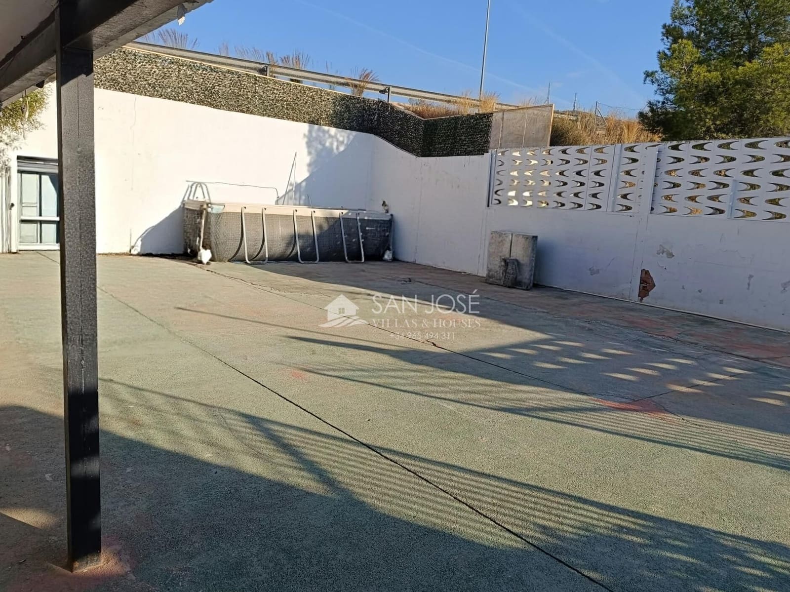 4 bedroom Villa for sale in Elda with garage - € 130,000 (Ref: 10173874)