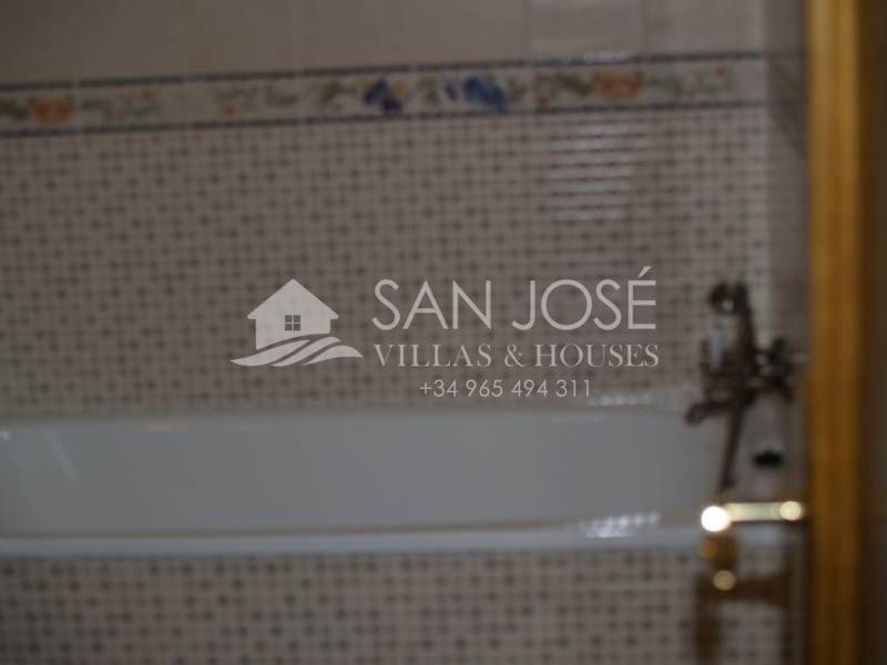 4 soveværelse Bungalow til salg i Daya Nueva med garage - € 186.000 (Ref: 3165836)