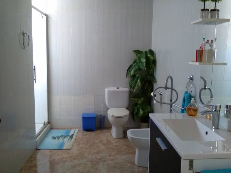 5 bedroom Villa for sale in Hondon de las Nieves - € 309,000 (Ref: 3165848)