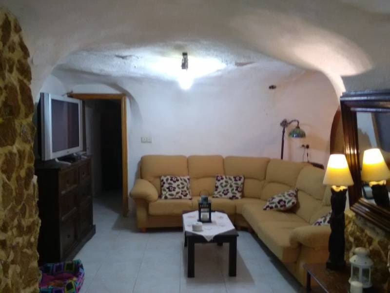 5 bedroom Villa for sale in Hondon de las Nieves - € 309,000 (Ref: 3165848)