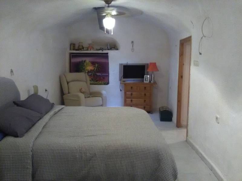 5 bedroom Villa for sale in Hondon de las Nieves - € 309,000 (Ref: 3165848)