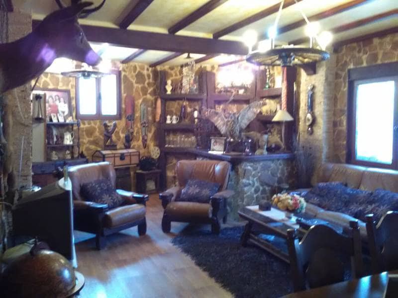 5 bedroom Villa for sale in Hondon de las Nieves - € 309,000 (Ref: 3165848)