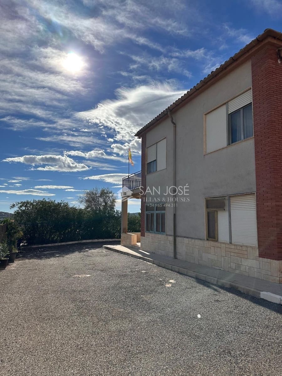 6 bedroom Villa for sale in Aspe with pool - € 370,000 (Ref: 3165902)