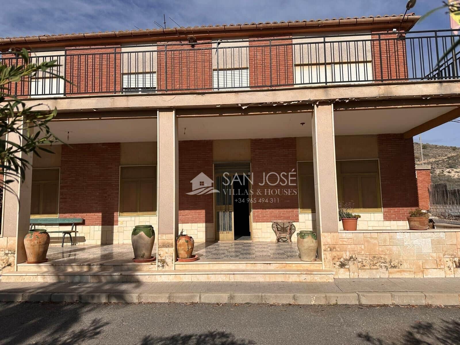 6 bedroom Villa for sale in Aspe with pool - € 370,000 (Ref: 3165902)