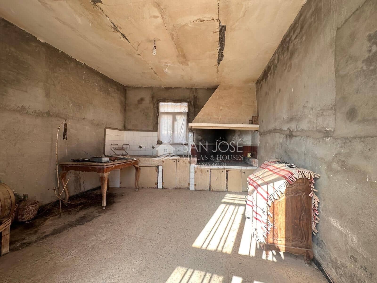 6 bedroom Villa for sale in Aspe with pool - € 370,000 (Ref: 3165902)