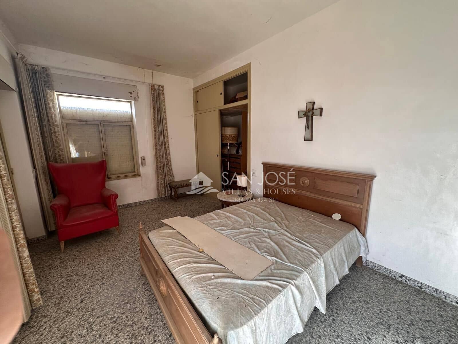 6 bedroom Villa for sale in Aspe with pool - € 370,000 (Ref: 3165902)