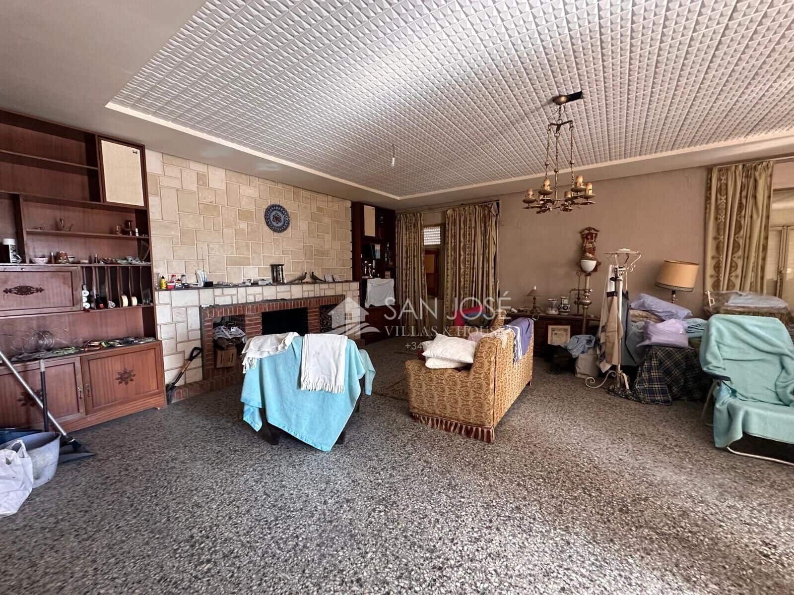 6 bedroom Villa for sale in Aspe with pool - € 370,000 (Ref: 3165902)