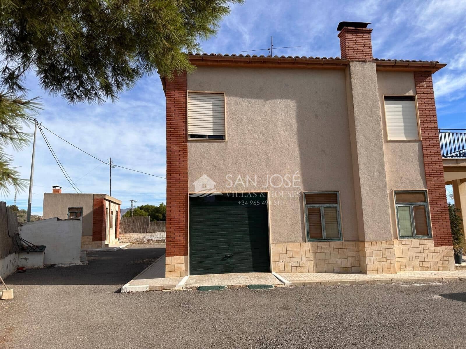 6 bedroom Villa for sale in Aspe with pool - € 370,000 (Ref: 3165902)