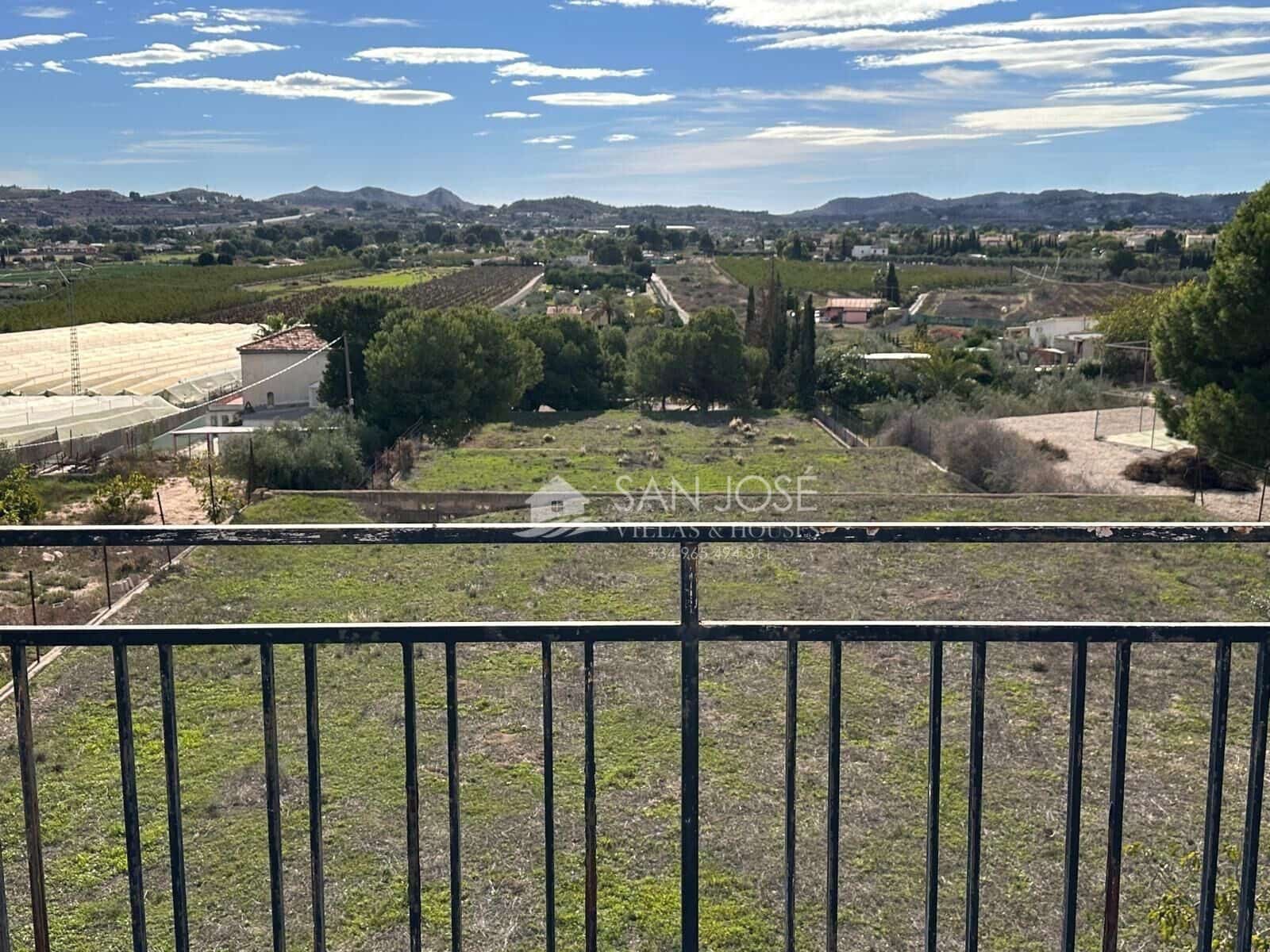 6 bedroom Villa for sale in Aspe with pool - € 370,000 (Ref: 3165902)