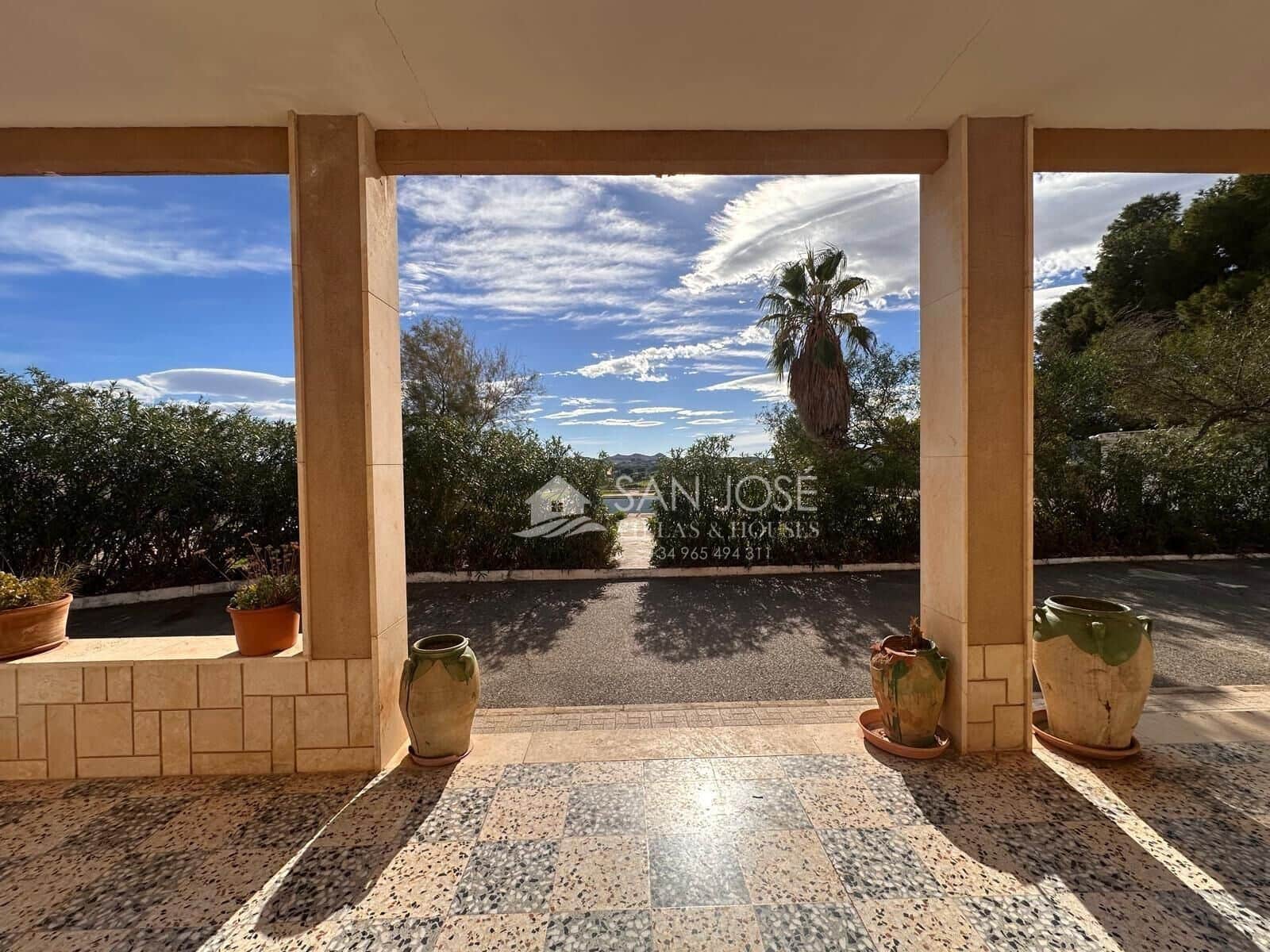 6 bedroom Villa for sale in Aspe with pool - € 370,000 (Ref: 3165902)