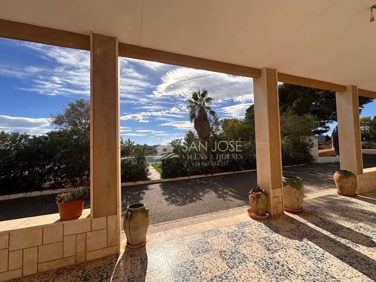 6 bedroom Villa for sale in Aspe with pool - € 370,000 (Ref: 3165902)