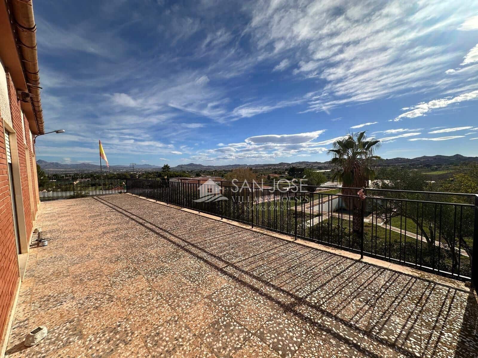 6 bedroom Villa for sale in Aspe with pool - € 370,000 (Ref: 3165902)