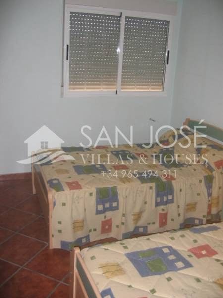 Chalet de 4 habitaciones en Aspe en venta con piscina garaje - 518.000 € (Ref: 3165903)