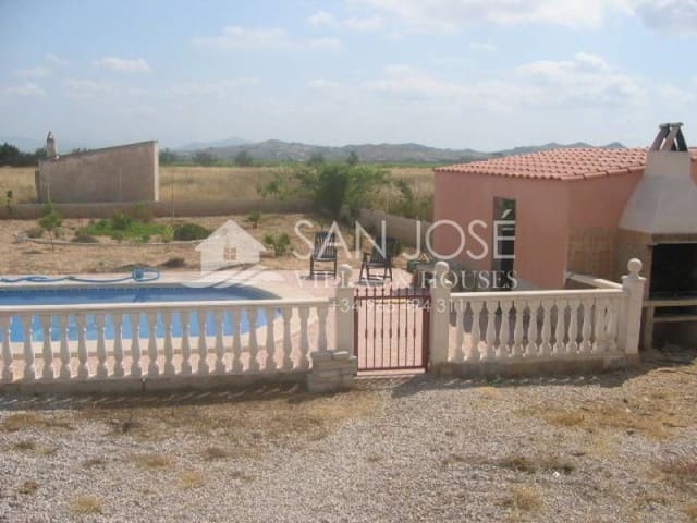 Chalet de 4 habitaciones en Aspe en venta con piscina garaje - 518.000 € (Ref: 3165903)