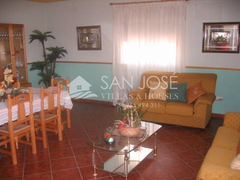 Chalet de 4 habitaciones en Aspe en venta con piscina garaje - 518.000 € (Ref: 3165903)