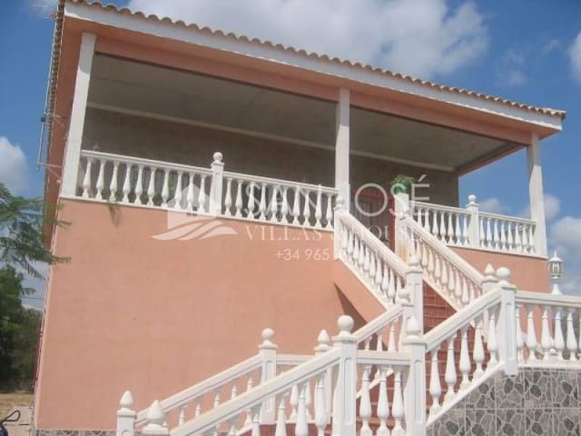 Chalet de 4 habitaciones en Aspe en venta con piscina garaje - 518.000 € (Ref: 3165903)