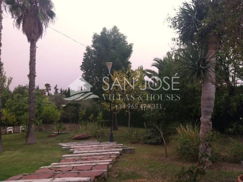 4 quarto Moradia para venda em Alicante cidade com piscina garagem - 695 000 € (Ref: 3166044)