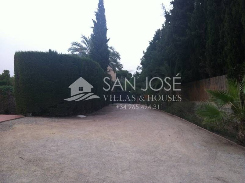 4 quarto Moradia para venda em Alicante cidade com piscina garagem - 695 000 € (Ref: 3166044)